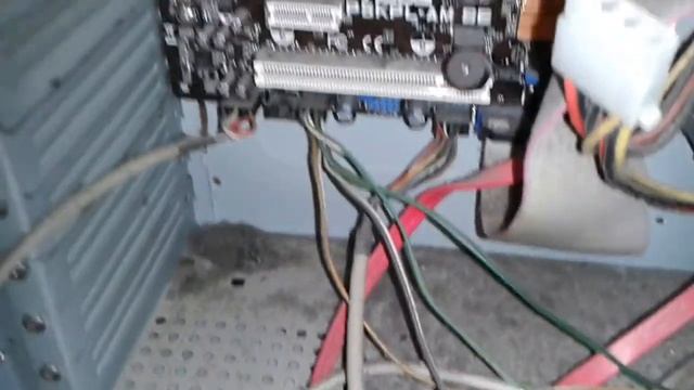 Un nuovo PC salvato dalla discarica... смотреть онлайн