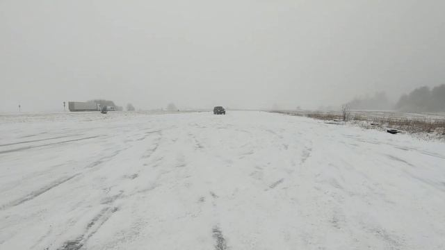 VW TOUAREG and RANGE ROVER winter fun смотреть онлайн