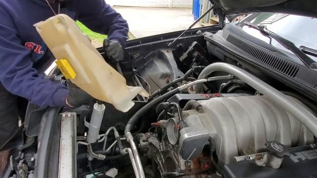 Jeep SRT8 - Thermostat, Water Pump & Coolant Replaced смотреть онлайн