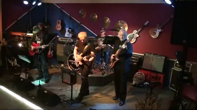 Rhoonstock 2012 Rhoonstockband playing "Windows of My Eyes" смотреть онлайн