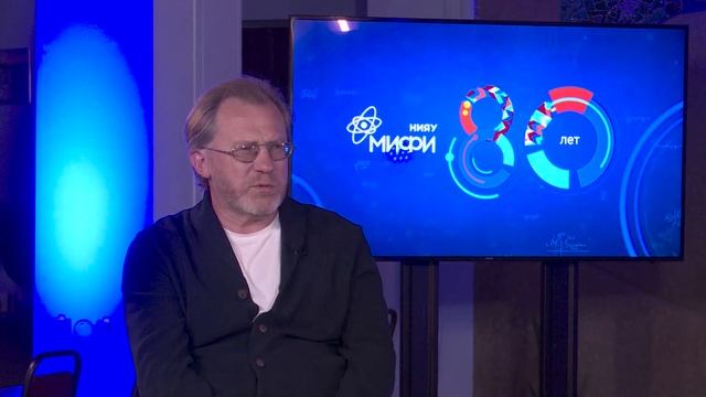 Интервью с выпускником ФМШ №542/Лицея №1511 НИЯУ МИФИ 1991 года Федотовым Михаилом смотреть онлайн