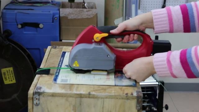Strapping – Crate display, cord and poly strap with heat seal смотреть онлайн