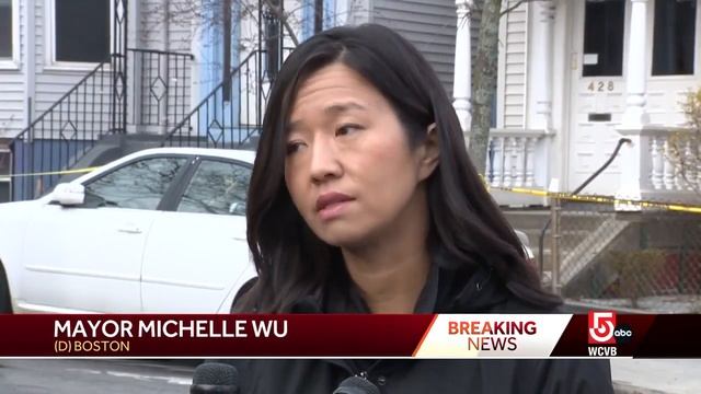 1 dead after massive early morning East Boston fire смотреть онлайн