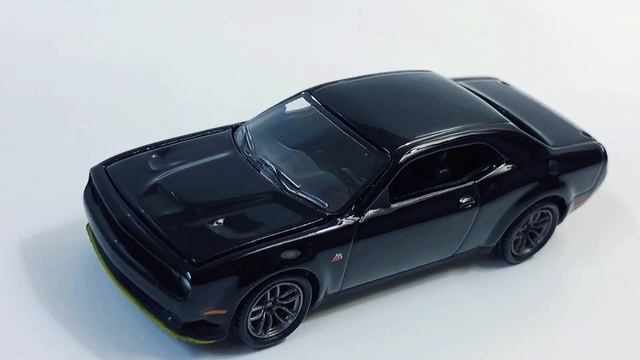Auto World 2019 Dodge Challenger R/T Scat Pack 2021 Premium Release 1 | 1/64 Diecast Cars Unboxing смотреть онлайн