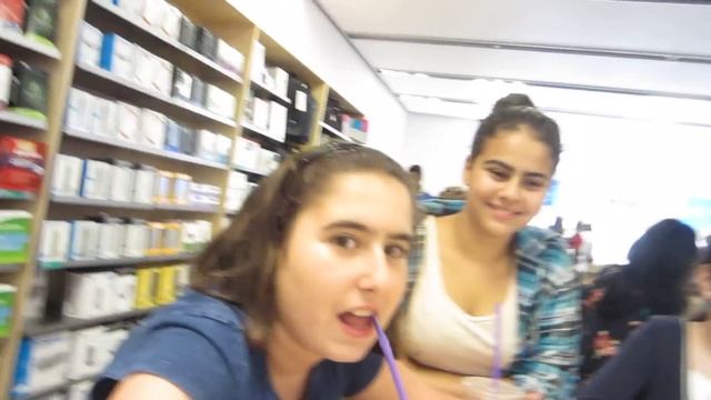 Fans from Armenia - Apple Store GloZellGreen смотреть онлайн