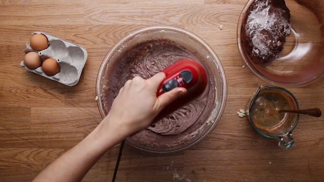 Homemade Vs. Boxed Chocolate Cake смотреть онлайн