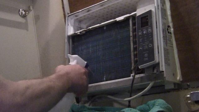 HOW TO CLEAN A WINDOW AC WITHOUT REMOVING IT смотреть онлайн