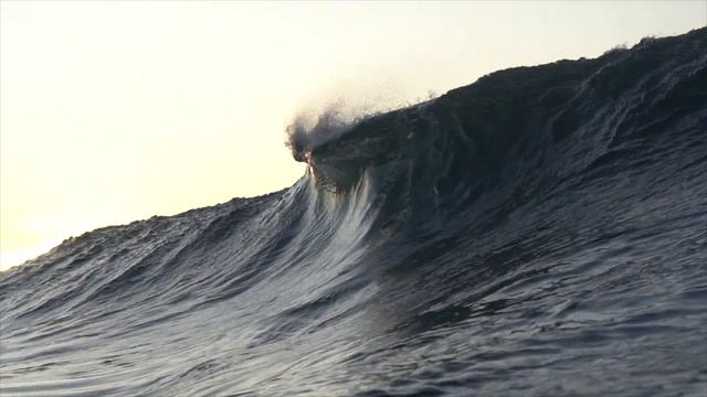 What Ocean Waves look like during Sunrise. смотреть онлайн