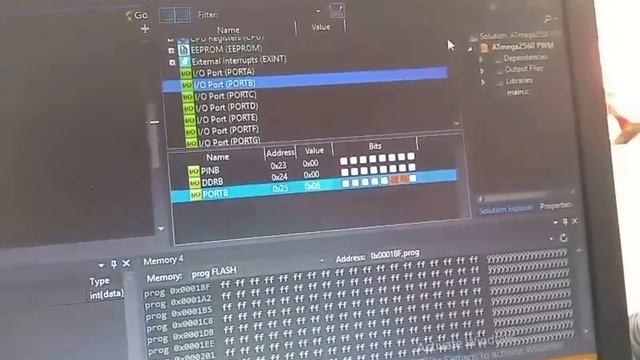 Playing with AVR Studio (registers changes) смотреть онлайн