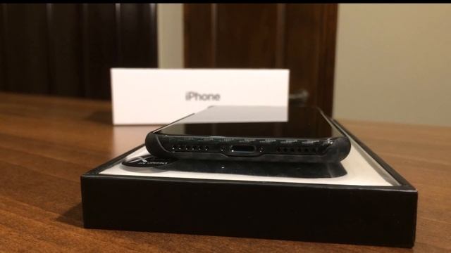 iPhone X + Pitaka MagCase + EasySkinz Carbon Fibre Skin. смотреть онлайн