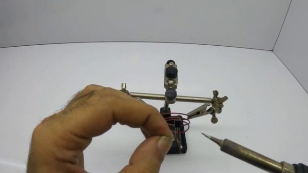 How to Make a Tesla Coil | Wireless Power Transfer (Transistor 2n2222a)