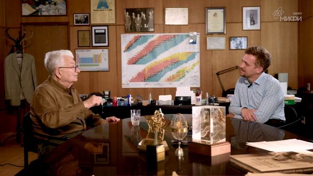 Код МИФИста: Юрий Оганесян о мире без ядерной физики и работе над открытием новых элементов смотреть онлайн