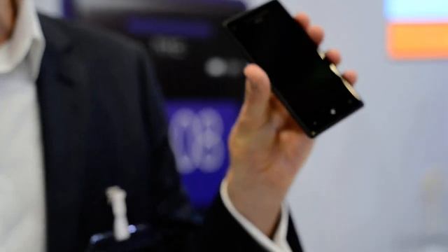 HTC Windows Phone 8X & 8S at GITEX Shopper смотреть онлайн