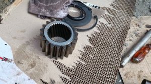 FAW J6P-350 Planetary Oil Seal Replacement