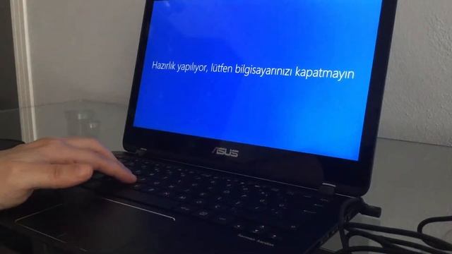 Asus Zenbook Flip UX360UAK Unboxing смотреть онлайн
