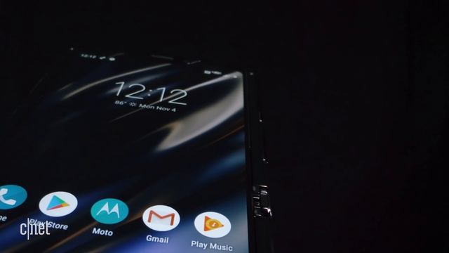 Motorola Razr first look: A foldable and flip phone in one смотреть онлайн