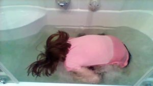 Я НЫРНУЛА В ОДЕЖДЕ В ВАННУ С ГИДРОМАССАЖЕМ