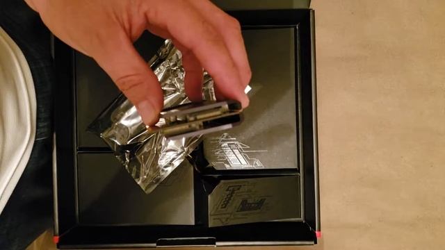 Unbox en Español Latino Asus Maximus XI Extreme Z390 смотреть онлайн