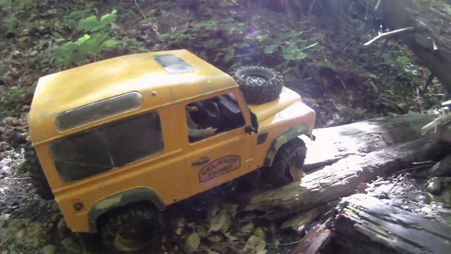 RC4WD Land Rover Defender D90 CAMEL YELLOW смотреть онлайн