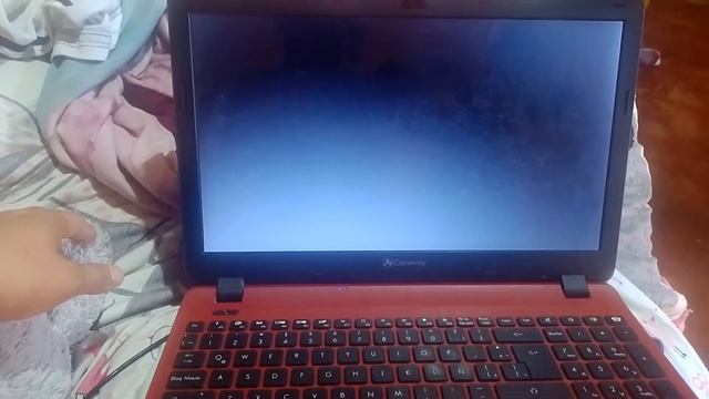 en laptop Gateway N15W4 no carga Windows solo prende y se apaga alguien quien me pueda ayudar 🙏 смотреть онлайн