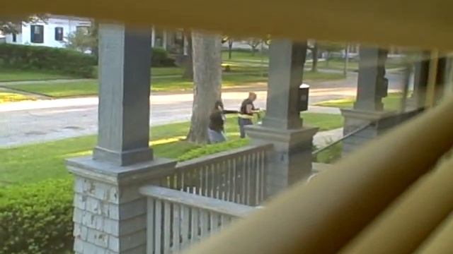 2 Drunk Girls outside my window singing and dancing смотреть онлайн
