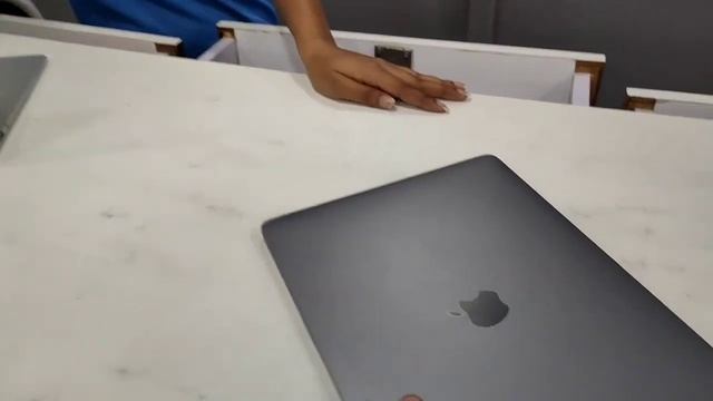 Visited Apple service Care to fix up my MacBook at crown Interiors. смотреть онлайн