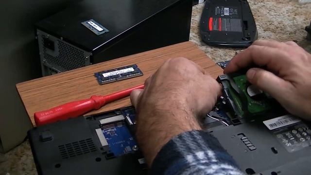 Working On All 3 Of My ACER Laptops. Repairs & System Installs смотреть онлайн