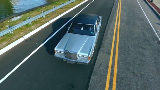 1989 Lincoln Town Car Drone Video by Charles Smith смотреть онлайн