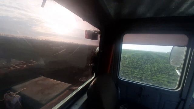 КУЛЬТИВИРУЕМ ПАХОТУ В ПАРЕ С МТЗ 82 смотреть онлайн