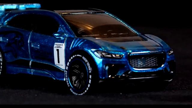 Hot Wheels id Jaguar I-Pace eTrophy смотреть онлайн