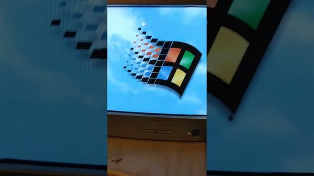Windows 98 loud 5.25 floppy noise at start смотреть онлайн