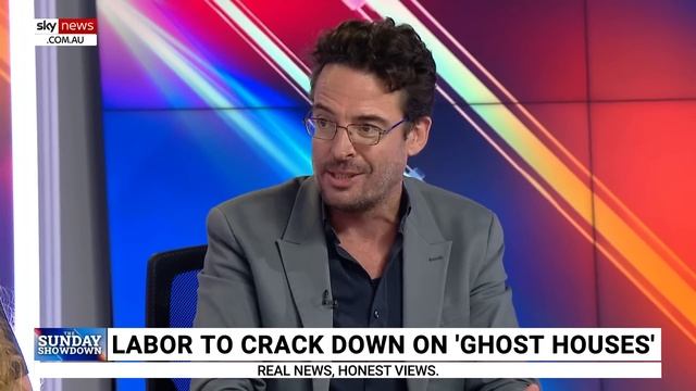 ‘Ghost houses’: Labor cracking down on foreigners owning property in Australia смотреть онлайн