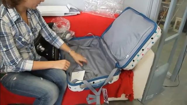 Посылка из Италии с закрытых распродаж - Samsonite, Calvin Klein, Roberto Cavalli смотреть онлайн