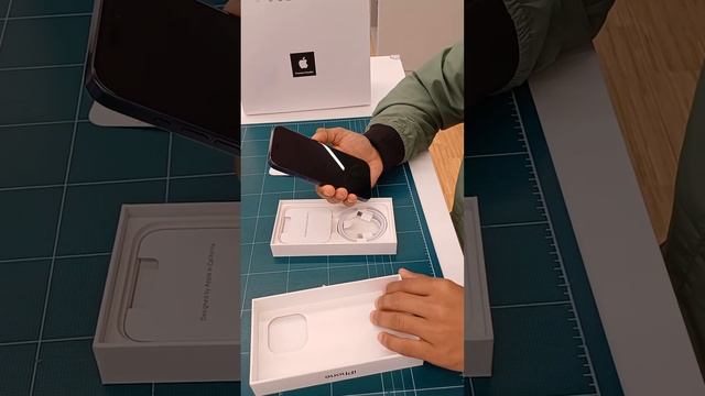 iPhone 15pro unboxing in South Korea смотреть онлайн