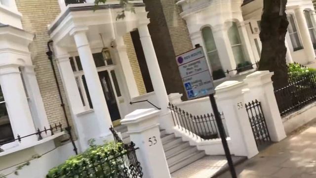 Detached and Semi-detached Houses in London смотреть онлайн