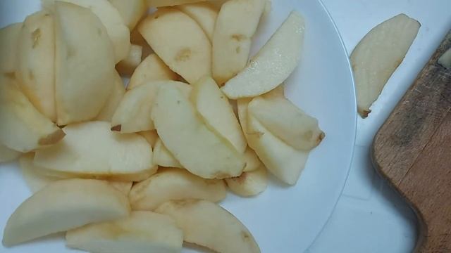 Old apples? Don't throw them! Simple Cinnamon Apples #dessert #cinnamon #homecooking смотреть онлайн