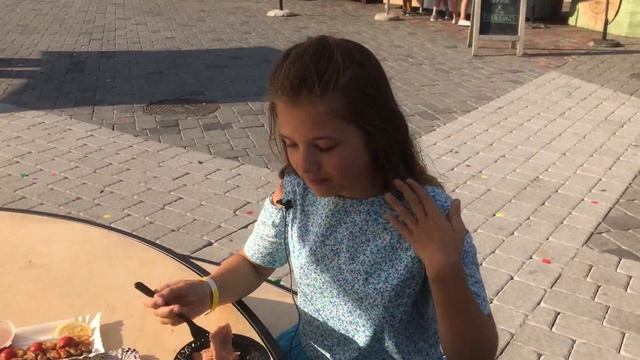 Фестиваль уличной еды! Я СЪЕЛА ЛЯГУШКУ?! смотреть онлайн