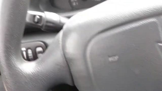 Gibson Fan's Car Reviews: 2002 Pontiac Sunfire Quick tour смотреть онлайн