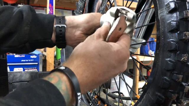 How do you replace brake pads on a KTM? смотреть онлайн
