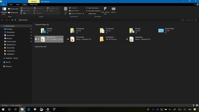 Windows 10 tutorial: Enable File Explorer dark theme смотреть онлайн