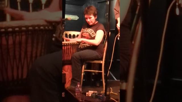 Liz Jones and Broken Windows... Broken Windows смотреть онлайн