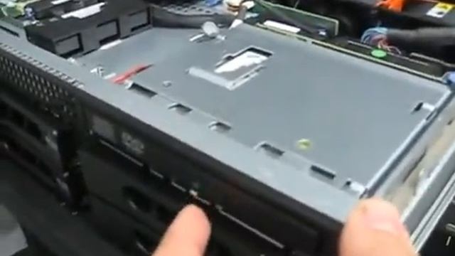 Inside a Dell PowerEdge server смотреть онлайн