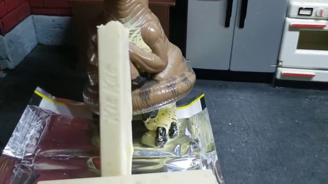 Kit Kat Apple Pie Limited Edition Candy Bar Flavor Food Review by Bob the Raptor & Joe смотреть онлайн