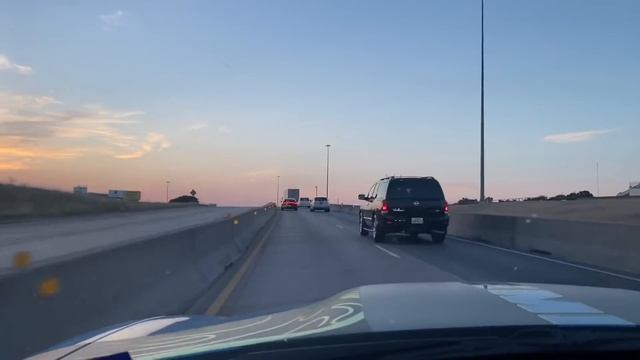 DODGE CHARGERS TAKES OVER DALLAS FREEWAYS & DOWNTOWN !!! **FREEWAY TAKEOVER** смотреть онлайн