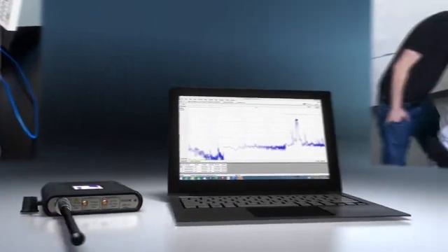 Analyseur de spectre Tektronix RSA306 смотреть онлайн
