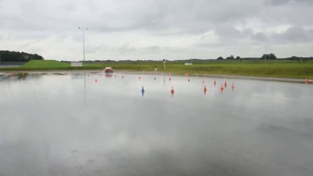 Saab Sonett III Rally slalom 180 degrees - Circuit Lelystad смотреть онлайн