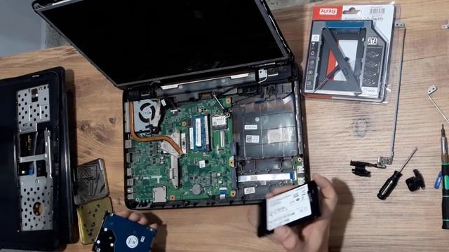 Dell Inspiron 15'' M5040 N5040 N5050 Laptopu Tamir Ettik. SSD Montaj, Menteşe Değişimi. смотреть онлайн