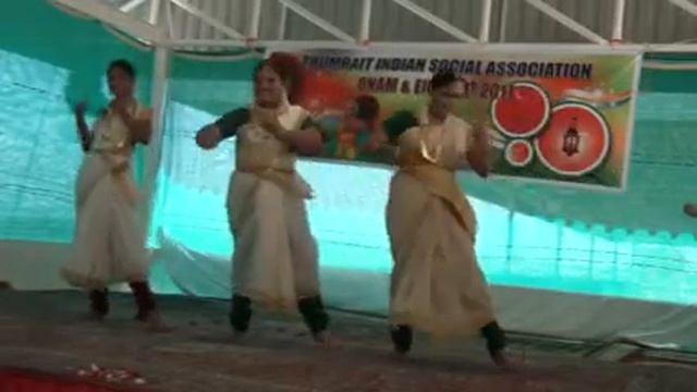 indian social club (XVid MPEG-4 Codec).avi смотреть онлайн