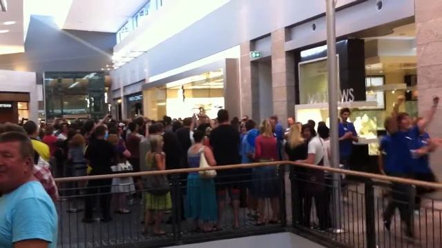 Apple Store Charlestown Square Opening Team Celebration смотреть онлайн