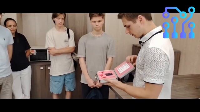 Экскурсия в Центр Экстремальной Прикладной Электроники смотреть онлайн